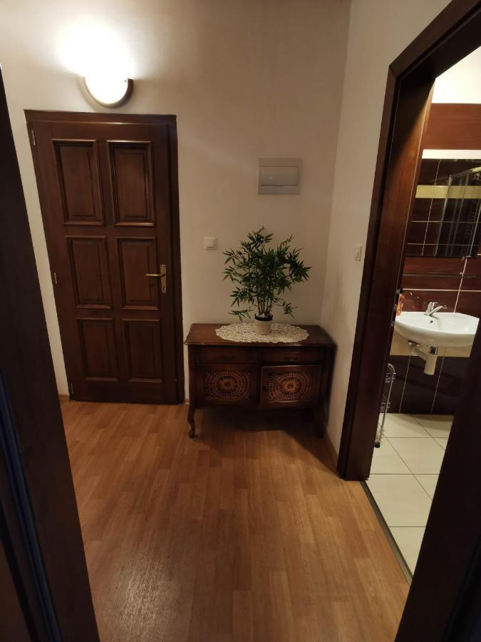 Zidovna Vysoky Chlumec Lejlighedshotel Eksteriør billede